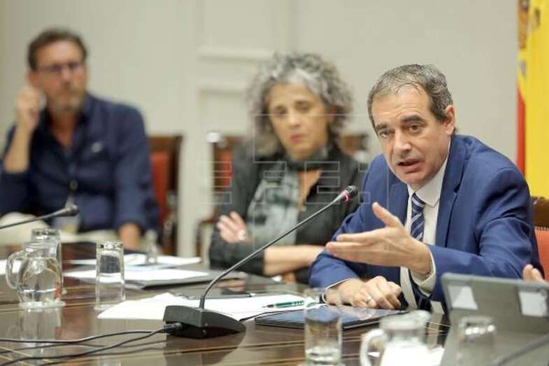 El administrador único de RTVC, Francisco Moreno, este miércoles en comisión parlamentaria (Foto EFE / Cristóbal García)